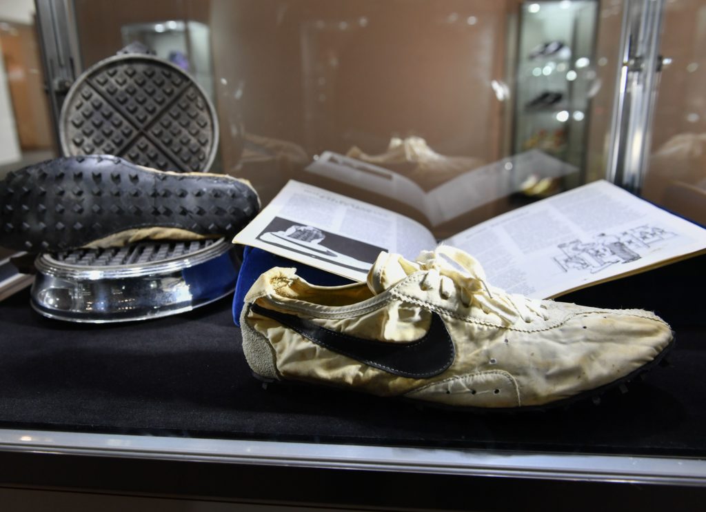 一双鞋能换北京二环一套房！这些「真天价鞋」你肯定没见过