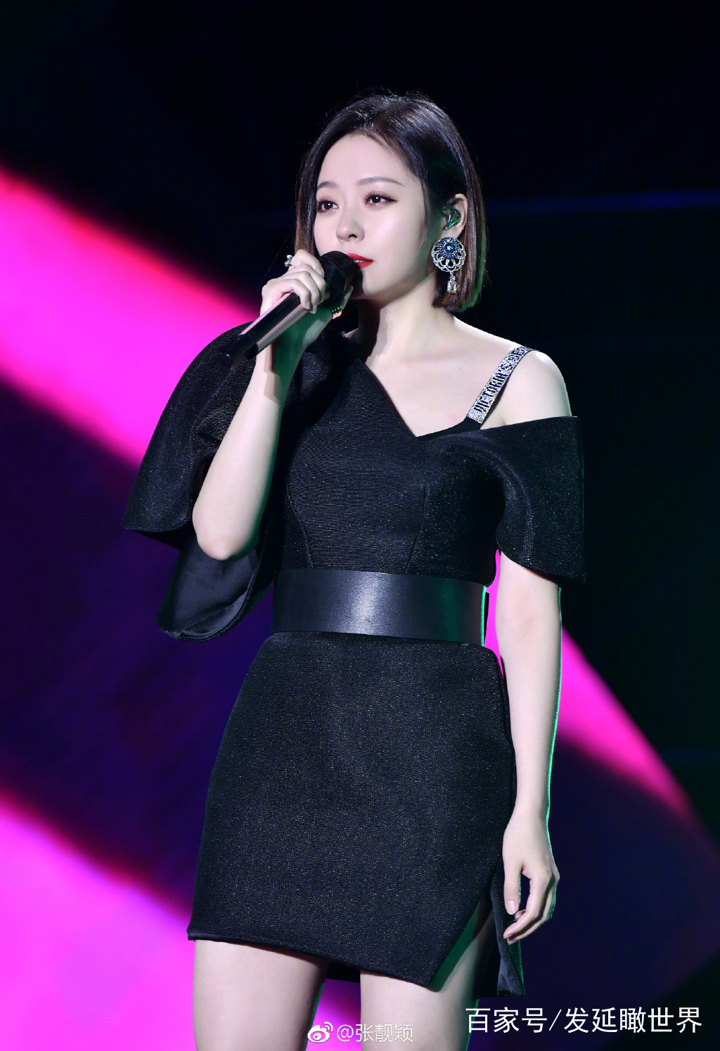 被誉为“海豚公主”，更让王思聪打call的她，却错爱了渣男15年……