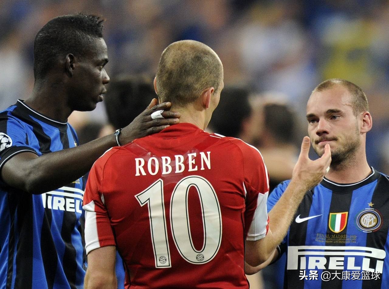 罗本斯内德范佩西亨特拉尔,罗本荷兰三棍