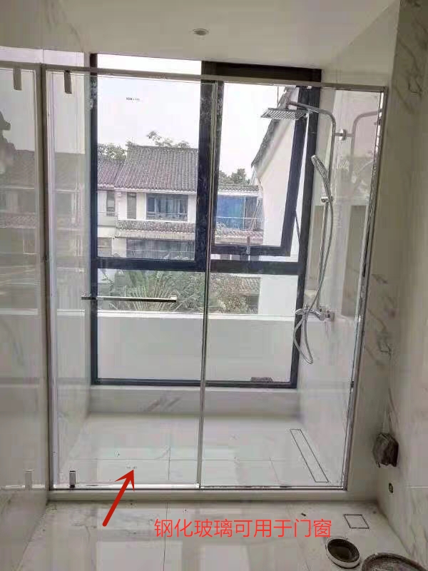 餐桌用普通玻璃还是钢化玻璃好,餐桌钢化玻璃和软玻璃