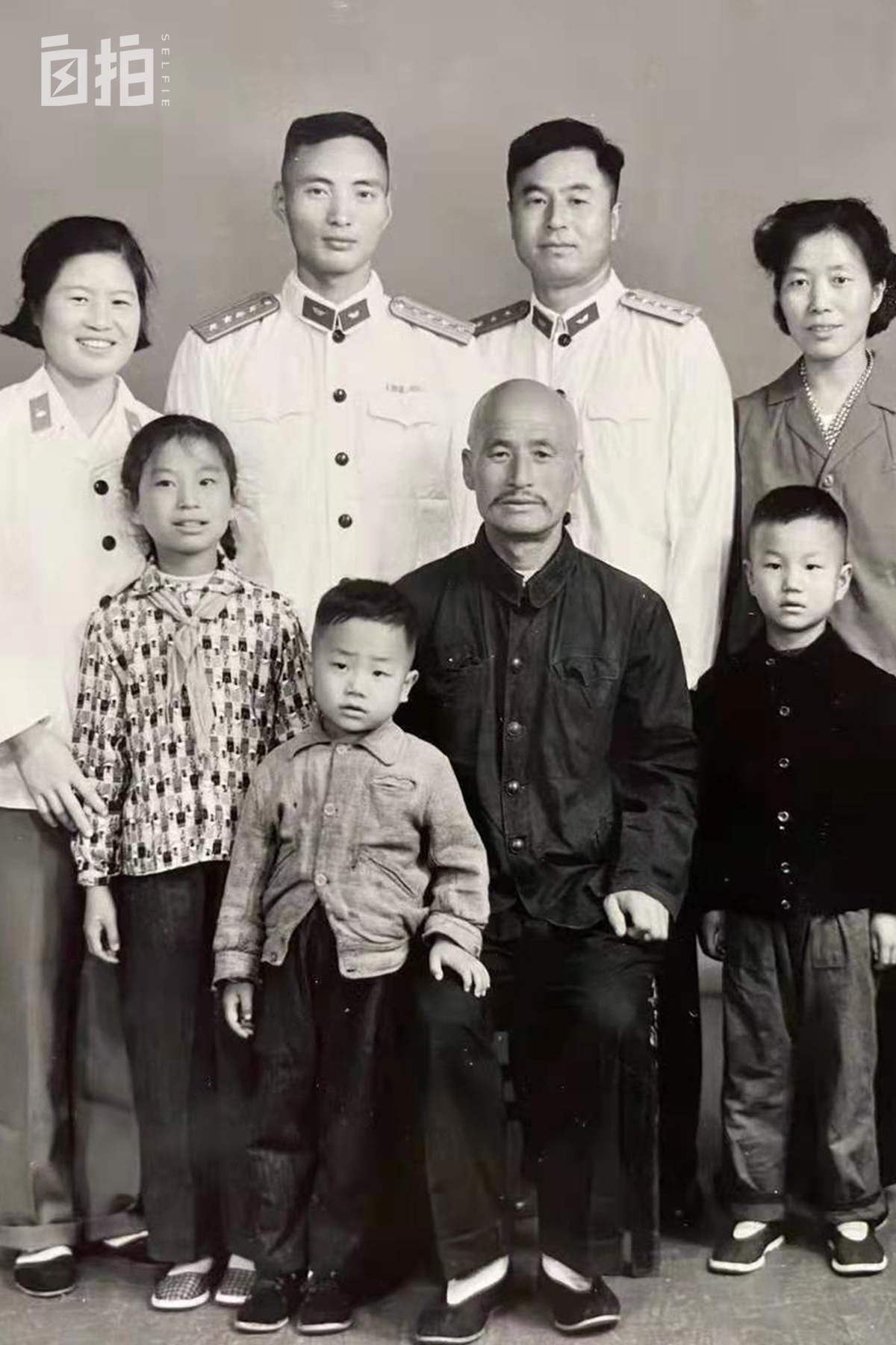 我在部队大院里长大,我是在部队大院长大的