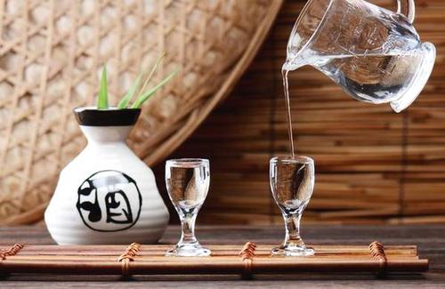 中国人餐桌上必备的一桌饭,中国人饭桌上的礼节有哪些