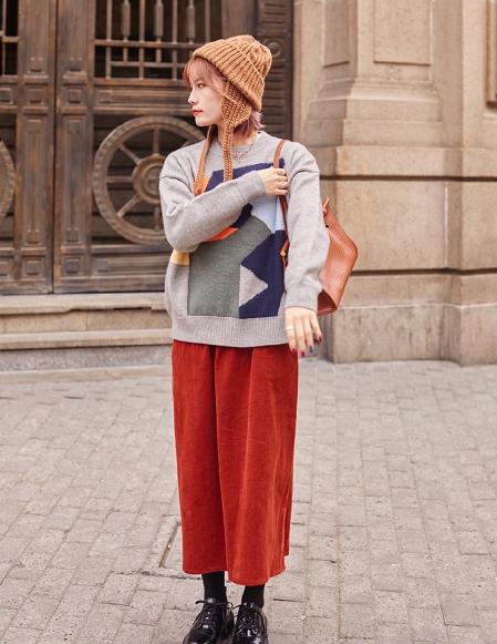 毛衣下摆宽松搭配什么裙子,大毛衣加半裙的搭配洋气好看