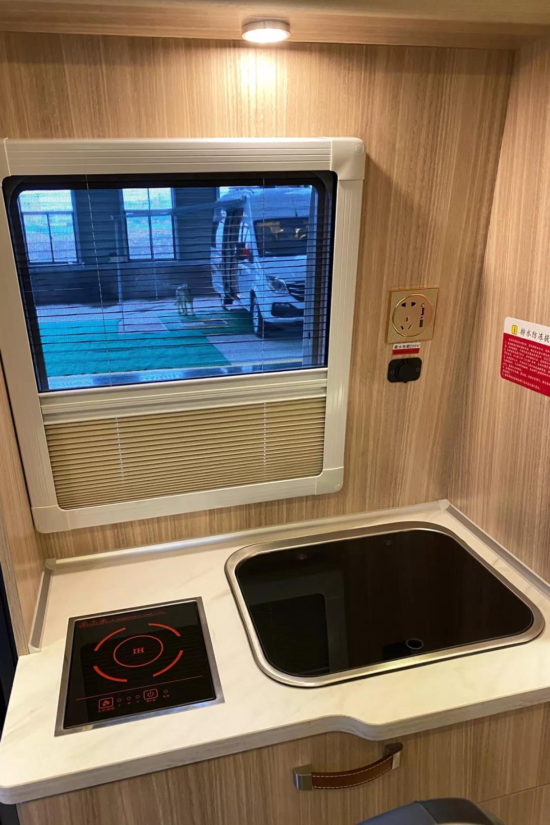 21款上汽大通原厂v80b型房车,六座六卧大通v80长轴高顶b型房车