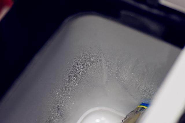 你能以最快速度把冰变成水吗,如何在5分钟之内快速让水成冰