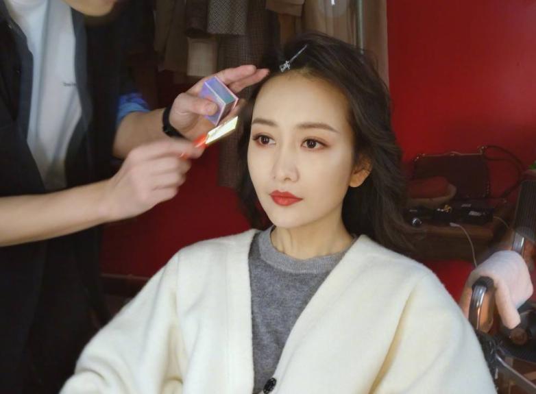 童年被老人或亲戚家带大的孩子,孩子被长辈带大