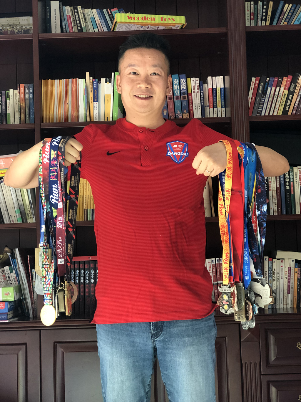 跑狐周记｜杨定宏雨战跑出221国际田联将更换名称及标志