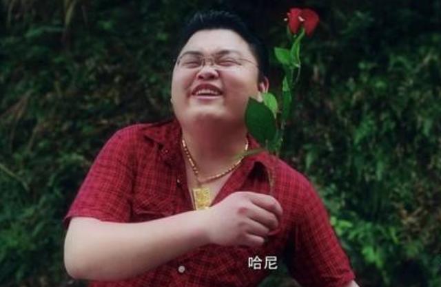 开法拉利街头搭讪视频,春熙路男子开法拉利搭讪美女