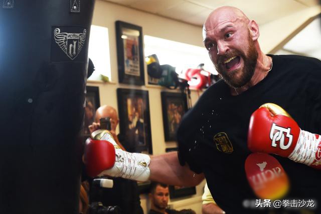 泰森富里分指拳套,泰森富里实战训练