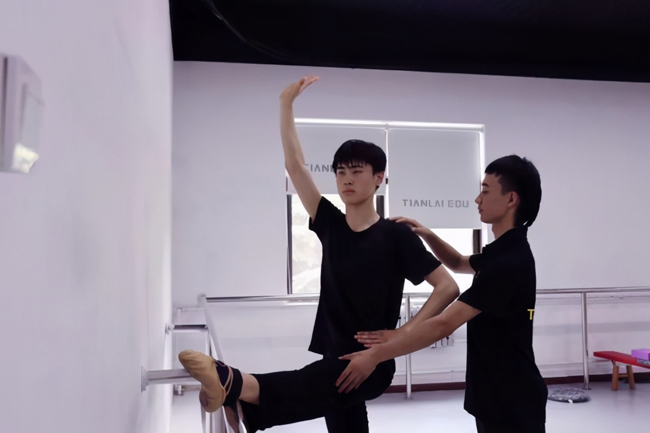 艺术校考报名费多少钱,2020年艺术类统考和校考