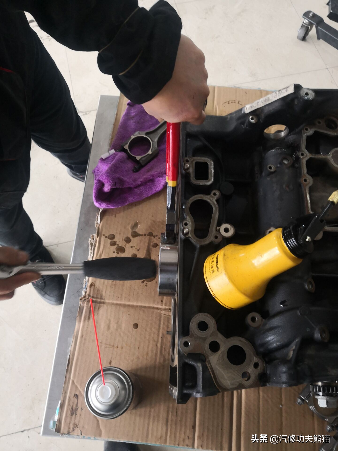 斯柯达烧机油是免拆治理还是大修,斯柯达昊锐烧机油大修