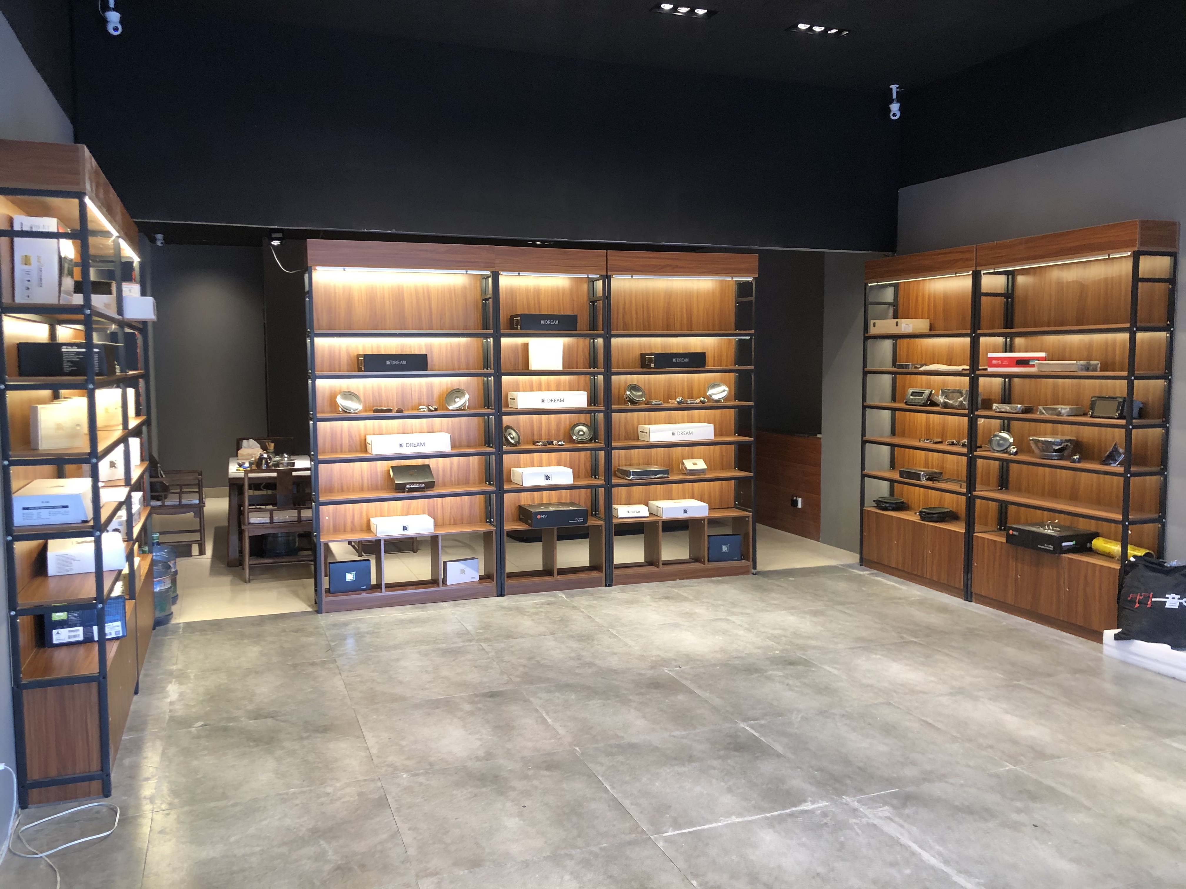 济南77音响旗舰店,77汽车音响改装店