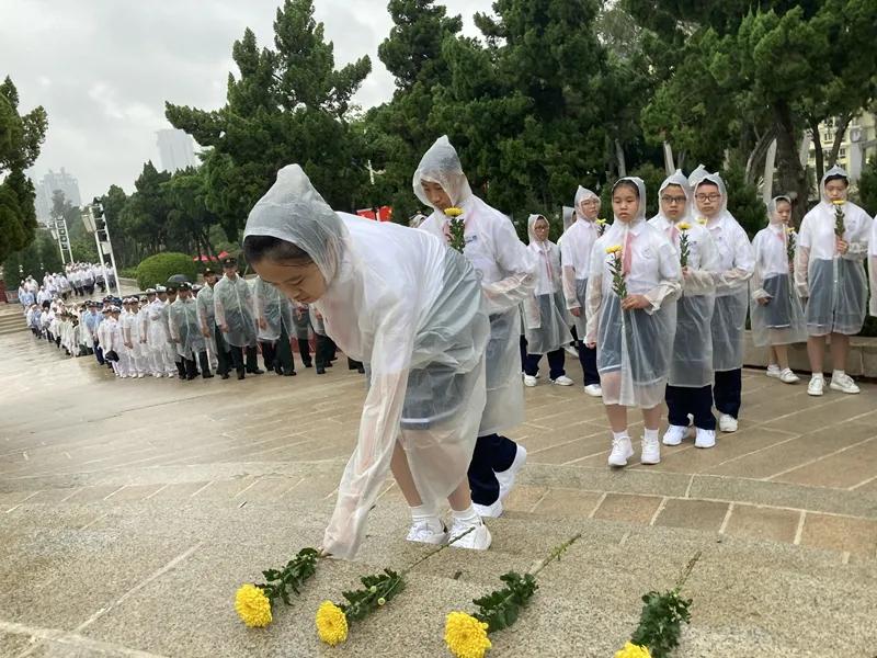 烈士纪念日革命烈士敬献花篮仪式,缅怀革命烈士致敬一线烈士