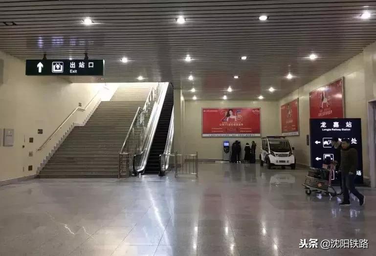 火车站自助取票机怎么买票,火车票取票流程自动取票机