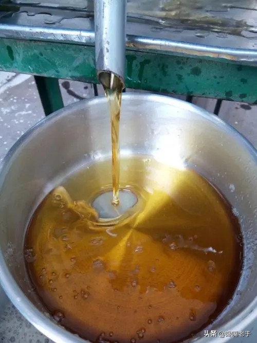 食用油深色和浅色有什么区别,不同类型的食用油有什么区别