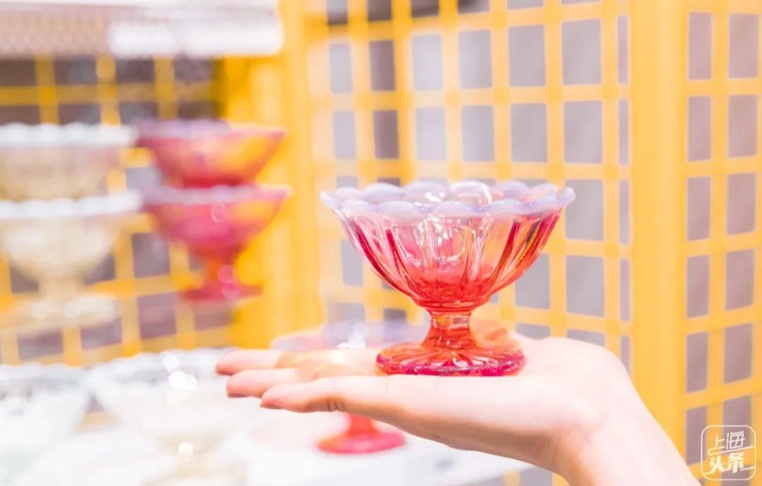 新中国第一家经营性商店,国内第一家日本杂货铺