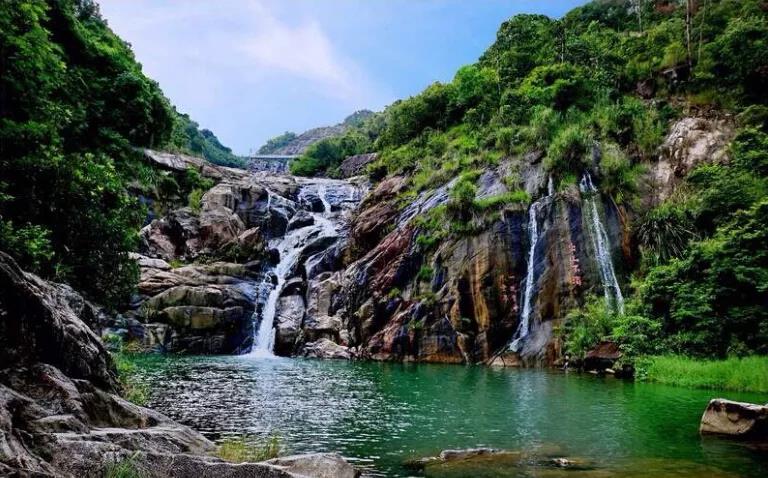 惠州宝藏级的度假村，水墨宋朝园林，乘船入住，瀑布，稻田，泳池