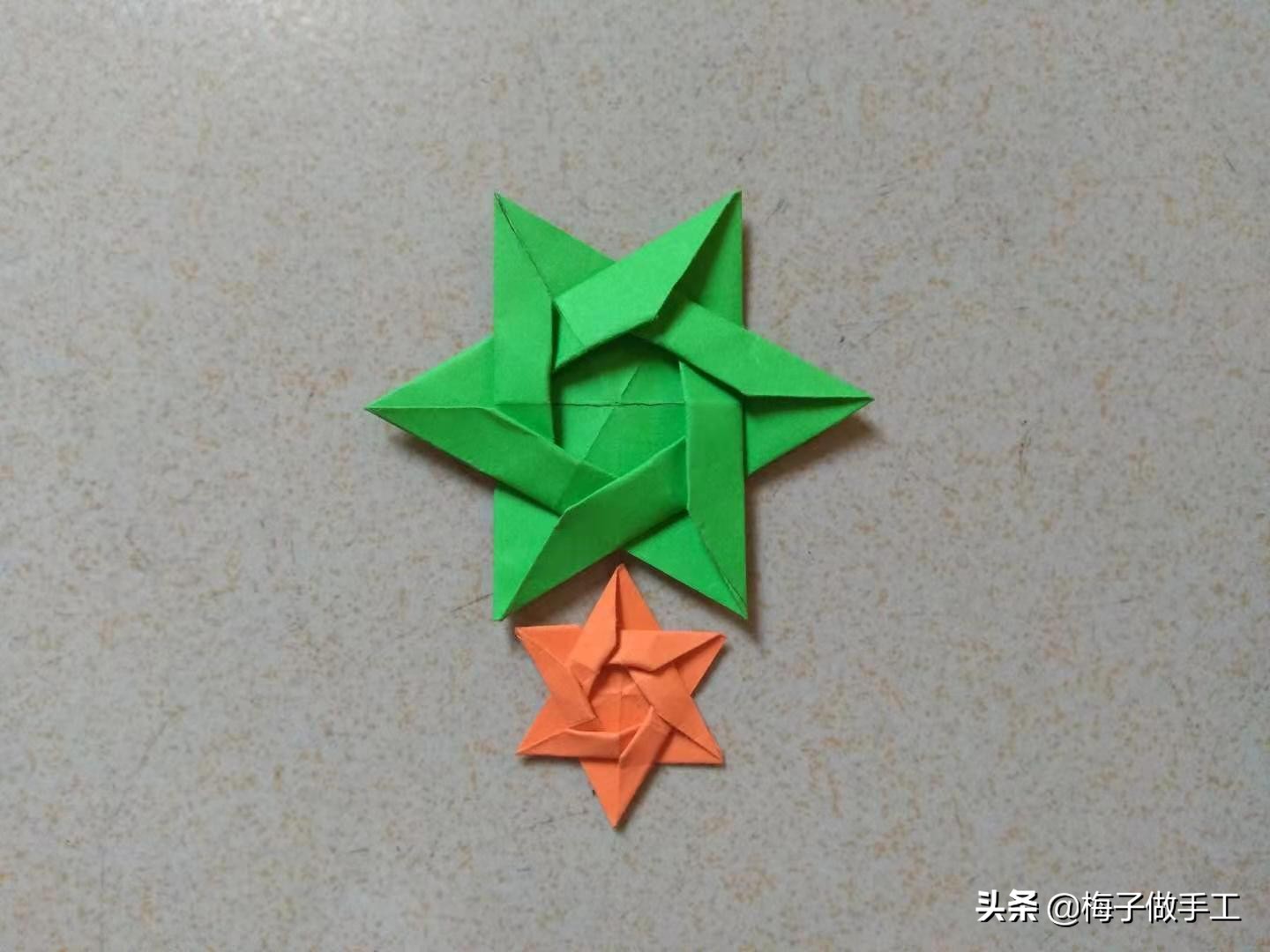 怎么折实心六芒星,手工折纸四角星怎么折