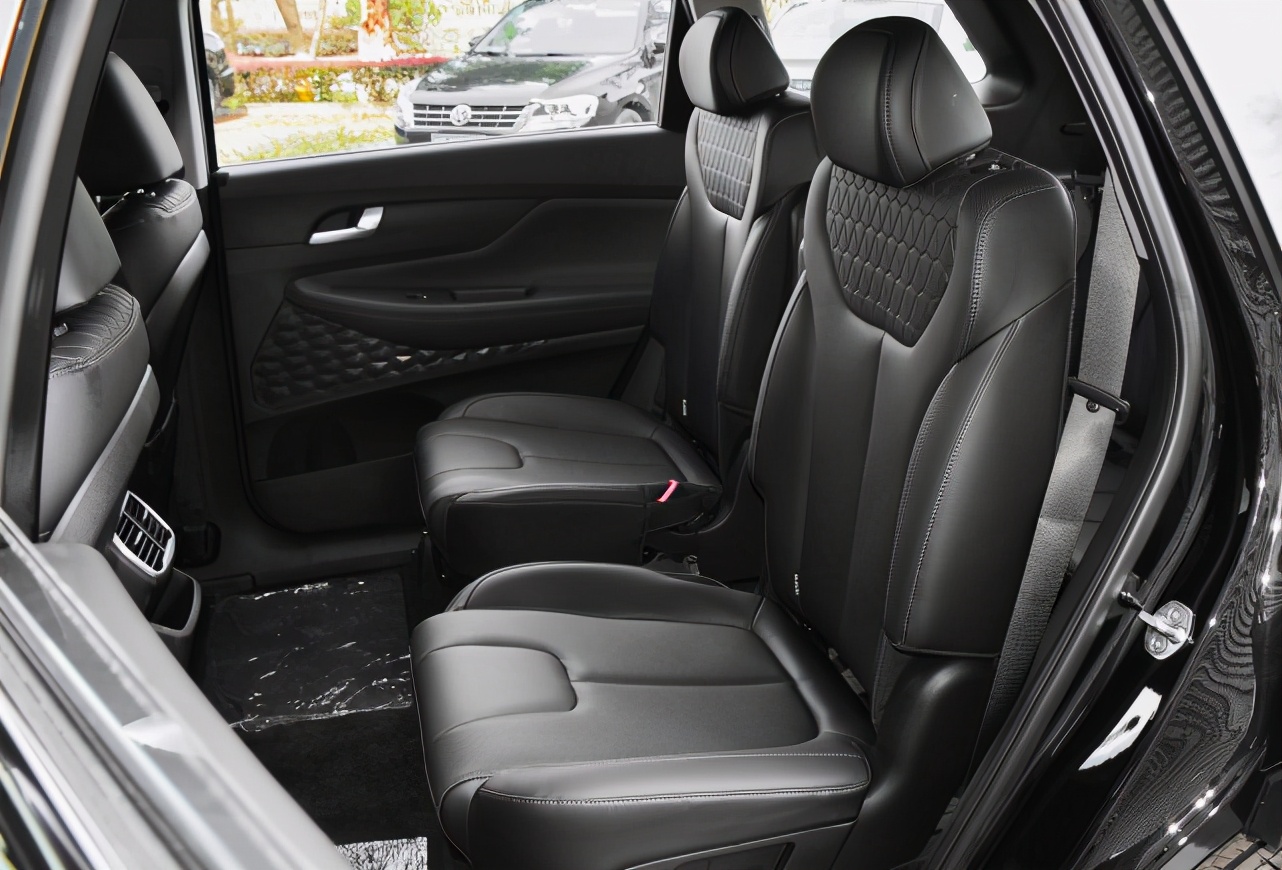 全新胜达长期用车真实感受,17万提车现代途胜