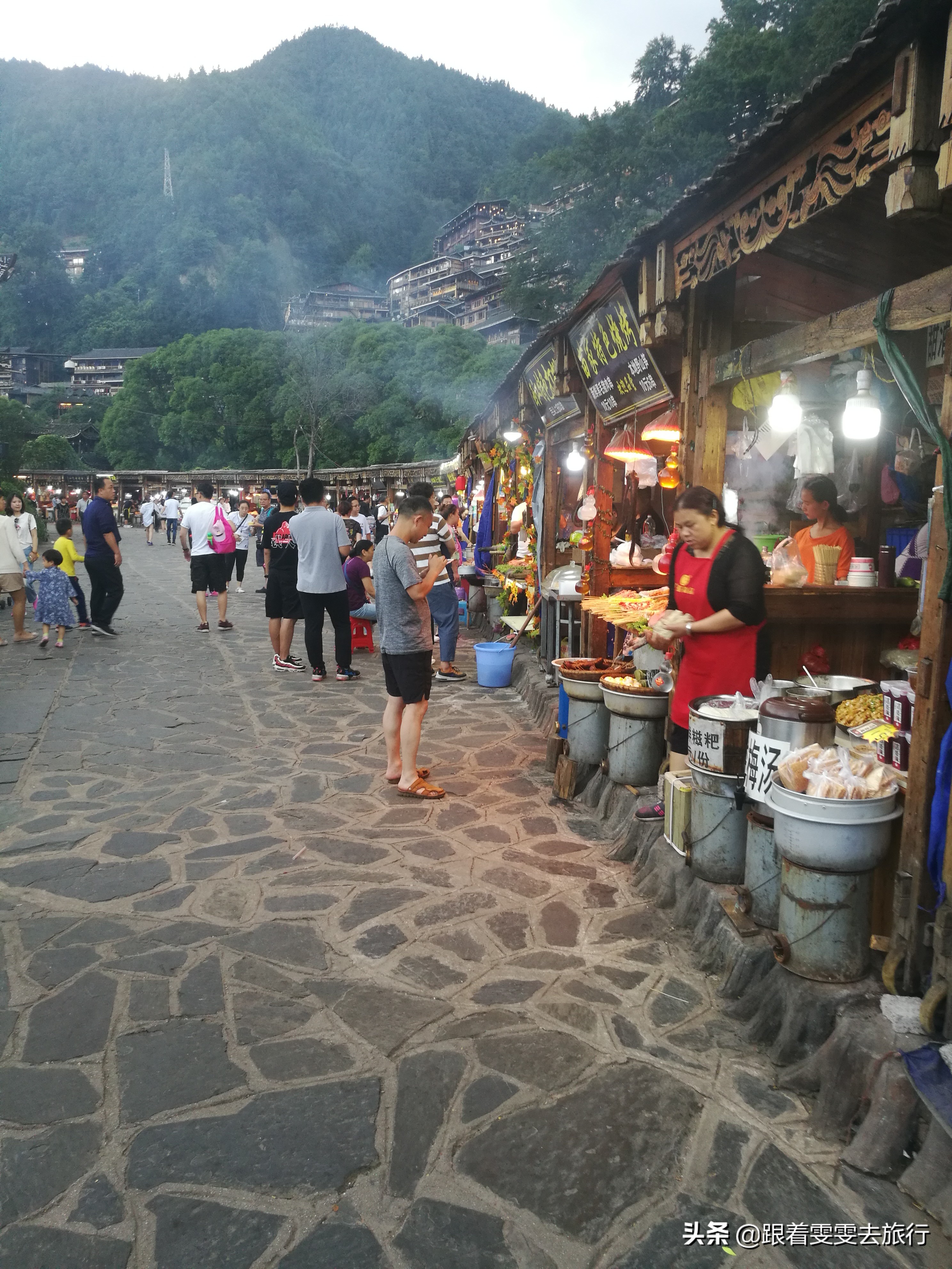 西江千户苗寨游记300字,七彩贵州之西江千户苗寨