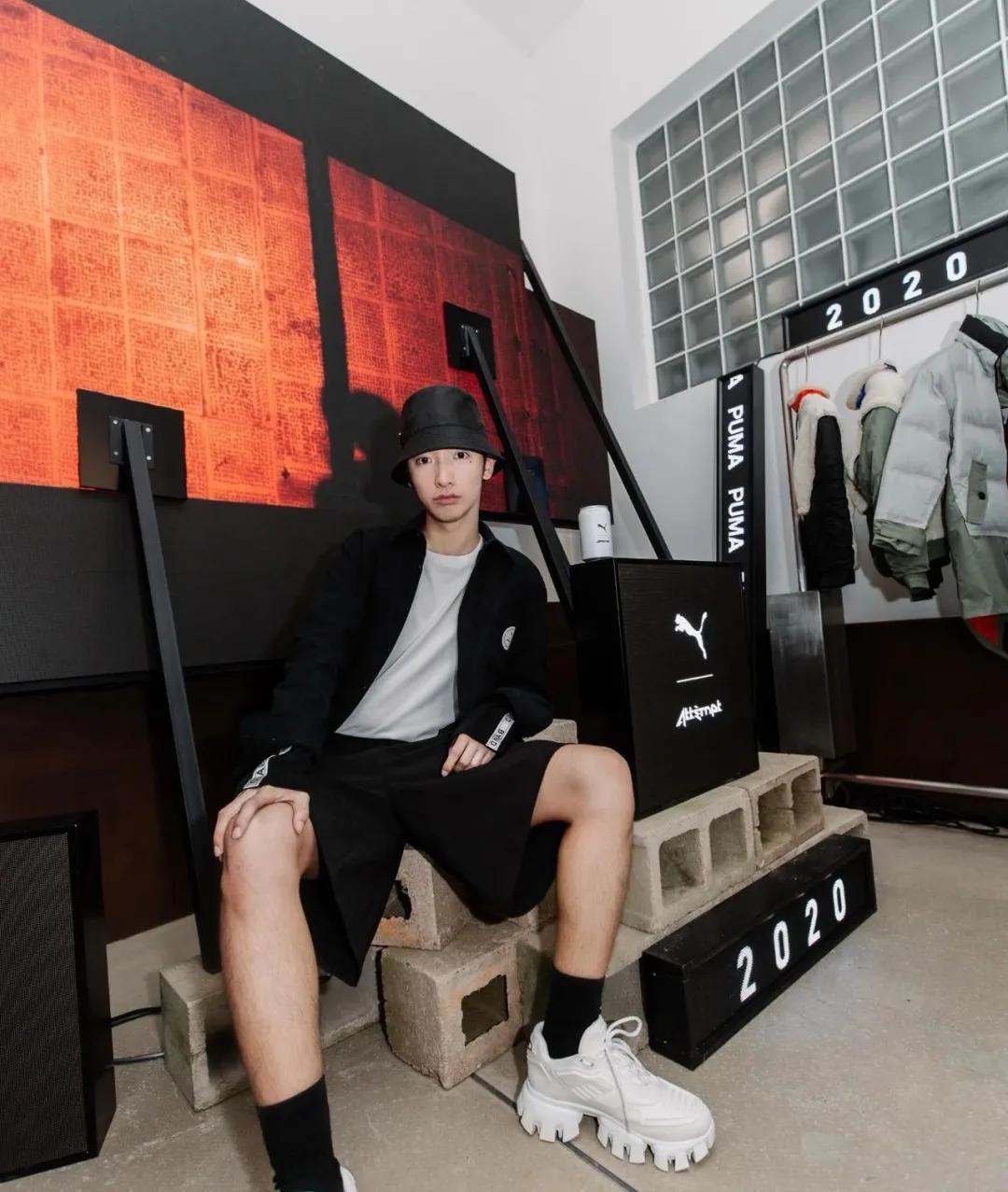 悄悄地说!我们和一众潮人被带去了个神秘空间,里面居然…