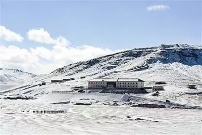 吴京被国家移民管理局纠错！其实，这些哨所也在海拔5000米之上……