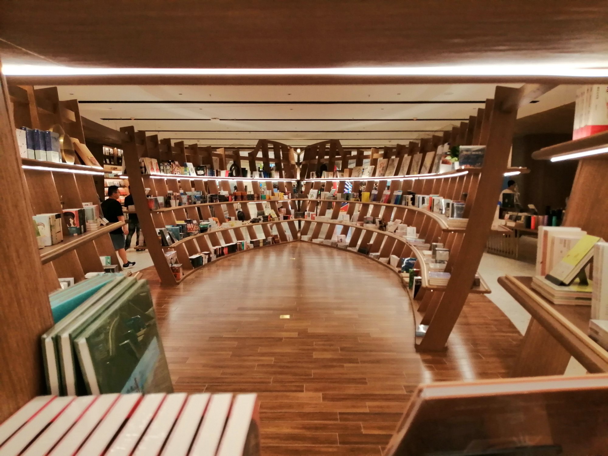 一天逛不完的商场,重庆来福士购物中心游玩