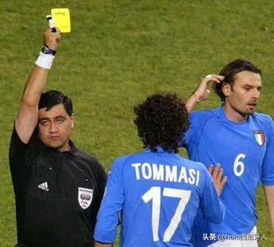 在足球场上怎样解决小便,足球场上的事