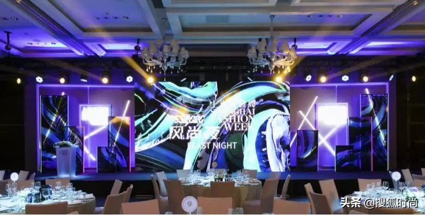 双十一预售首日李佳琦薇娅带货90亿，@cosme入驻天猫国际