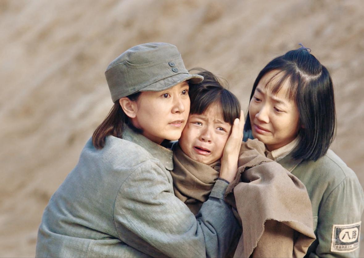 《啊摇篮》从敌区监狱来了26个孩子，父母都是革命英雄可敬又可怜