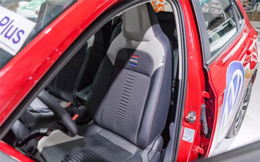 四代飞度和poloplus测评,想买大众polo好还是本田飞度好