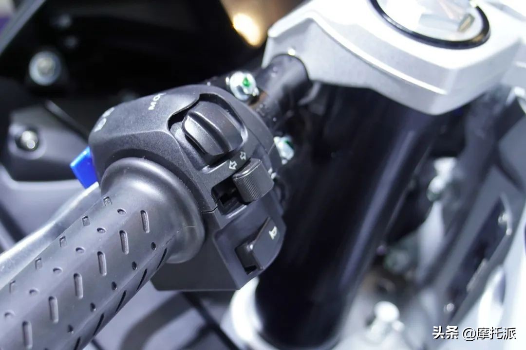 街车有两种，能战斗的街车和其他街车