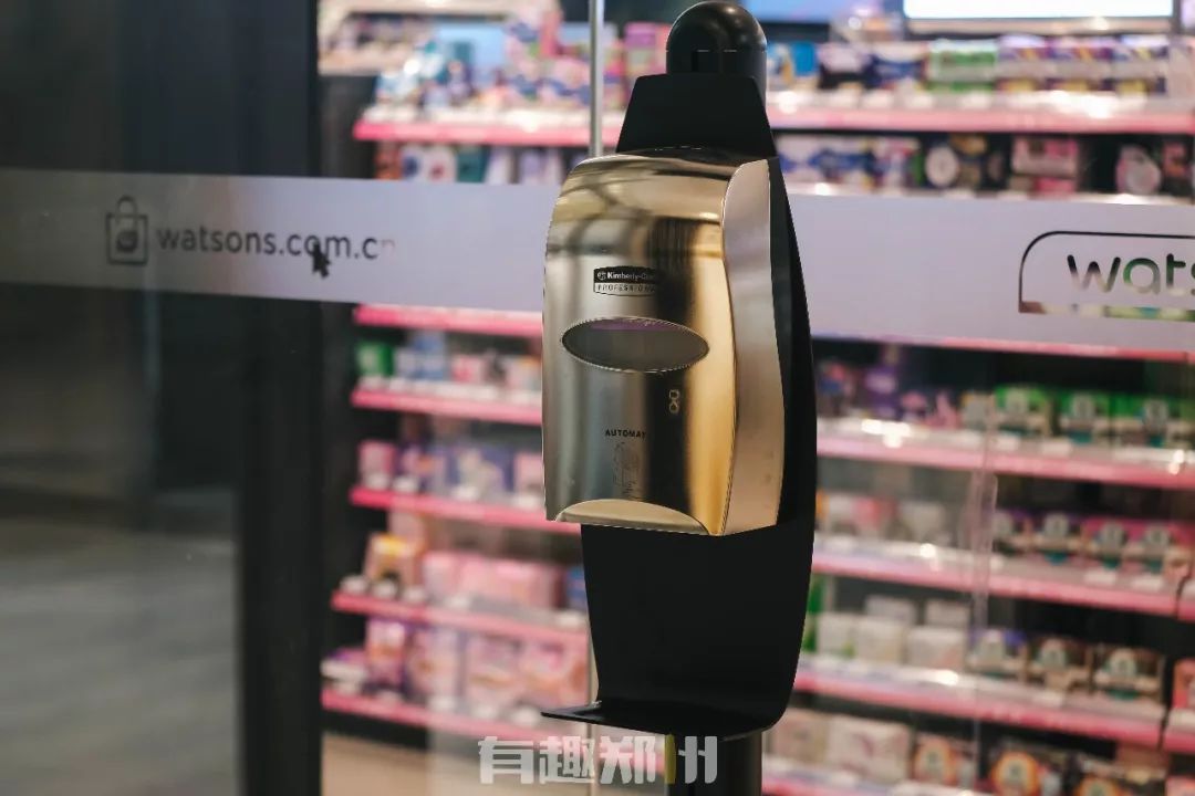 郑州建业凯旋广场开业的第一个周末，亲测：到底好不好逛