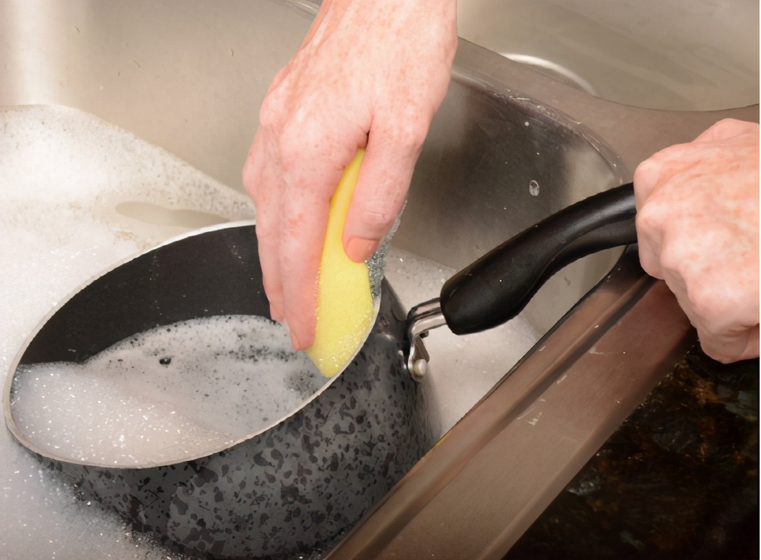 在家怎么做洗洁精正确,家里洗洁精用完了怎么办