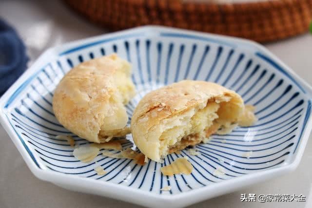 绿豆饼圆的厚的外皮像炸过一样,外皮软糯的绿豆饼10个的做法