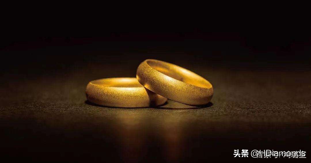 买首饰选古法金还是普通金划算 (古法金和哑光金首饰的区别)