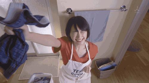 家里下水道堵塞发臭，别用开水冲！教你1个小技巧，再也不发愁