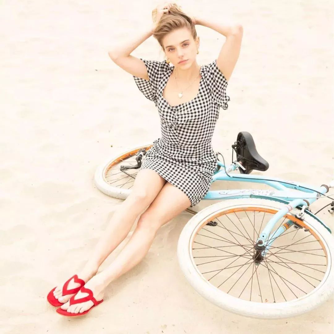 别再乱穿大衣了这样穿才是真高级,2019夏季穿搭牛油果绿