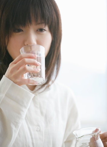 脸部快速脱敏补水妙招,脸部美白祛斑保湿补水