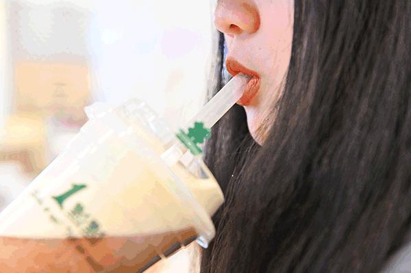 中心广场美食推荐下午茶 (一日三餐美食广场)