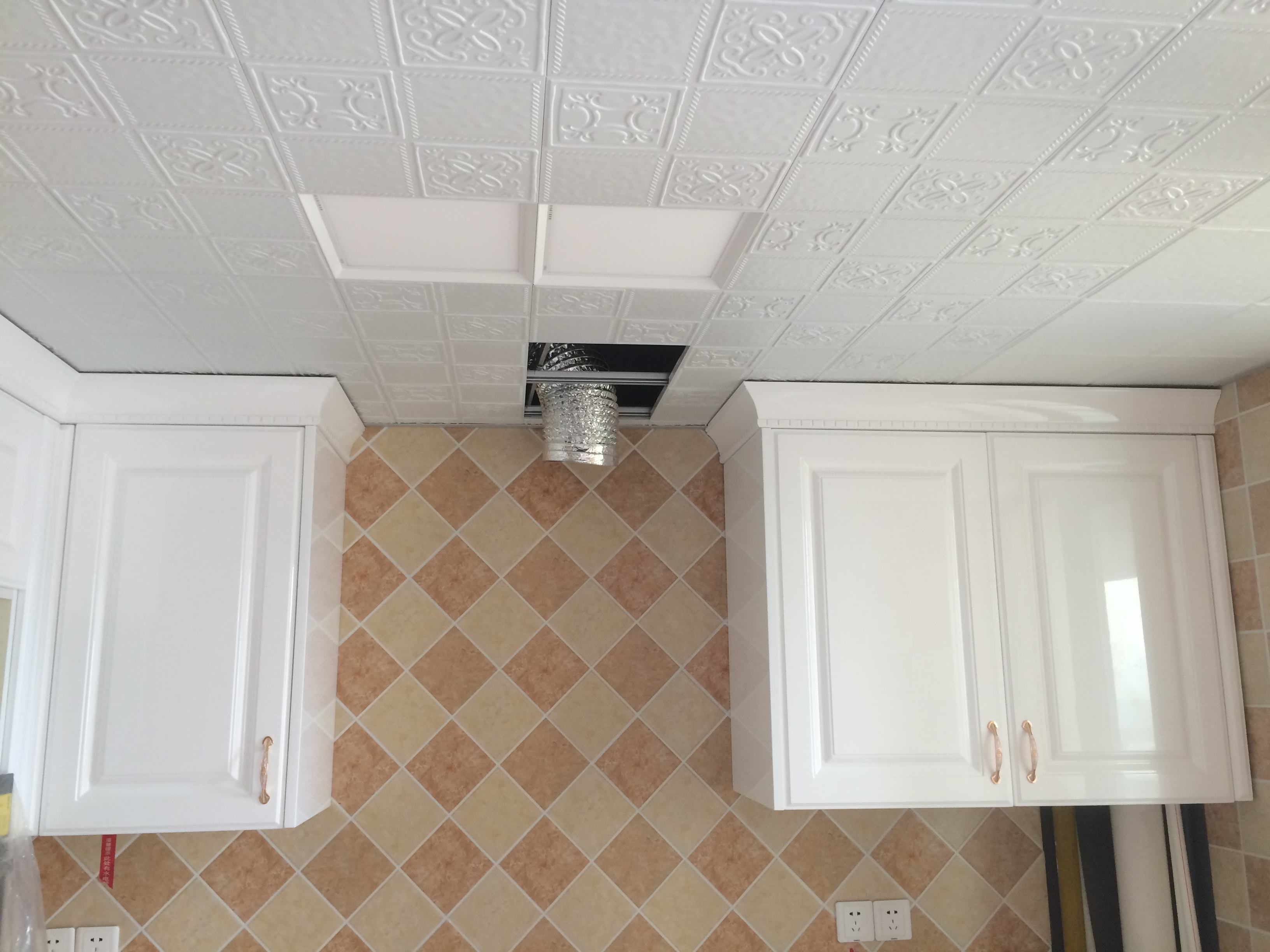 吊顶不平,吊顶不平是怎么回事