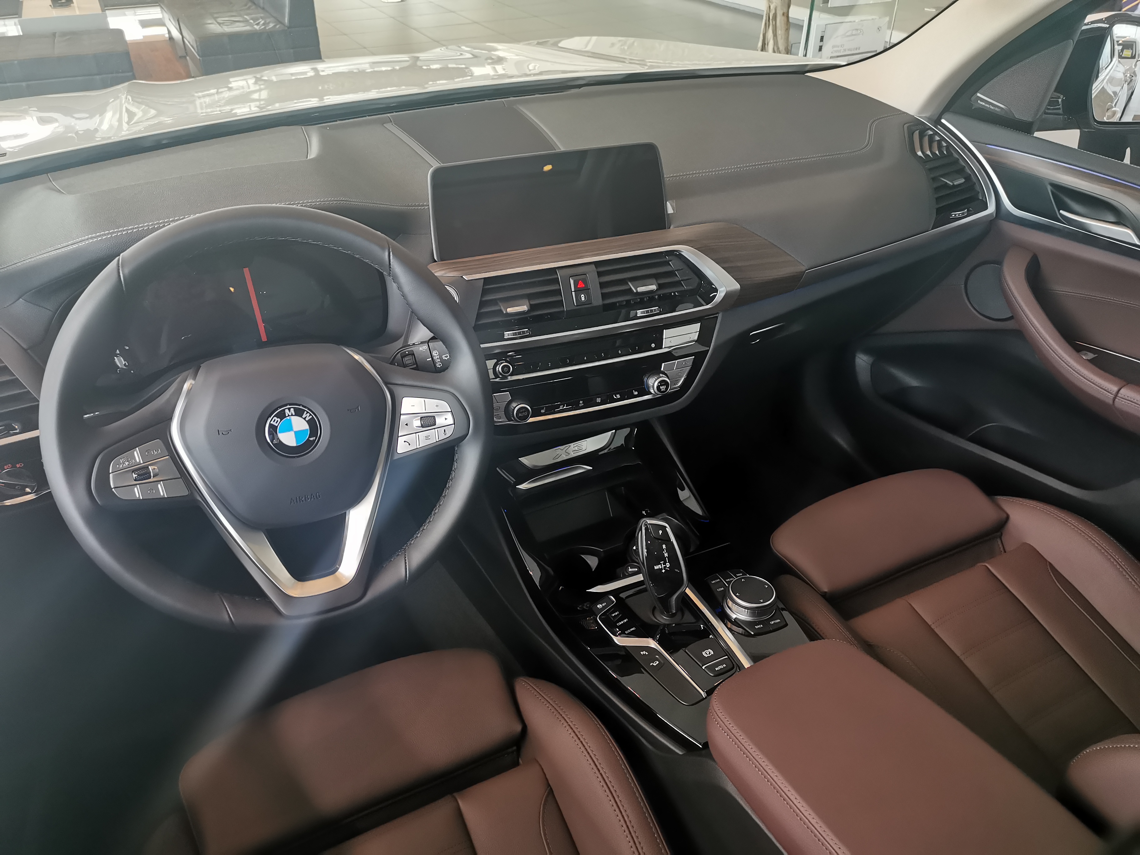 新款宝马x328i值得买吗,80后大叔宝马车