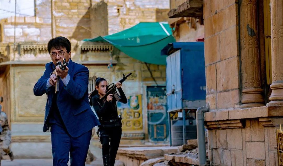 三十年过去了，不忍心再看成龙