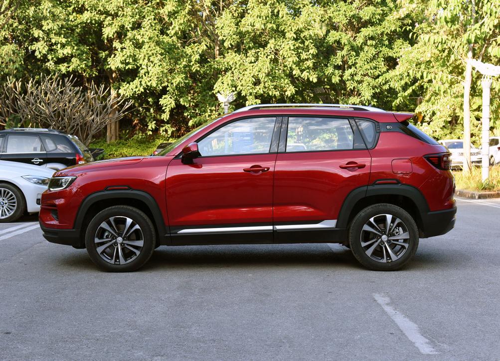 新宝骏自动挡suv8万左右的落地,10万哈弗吉利长安suv应该怎么选