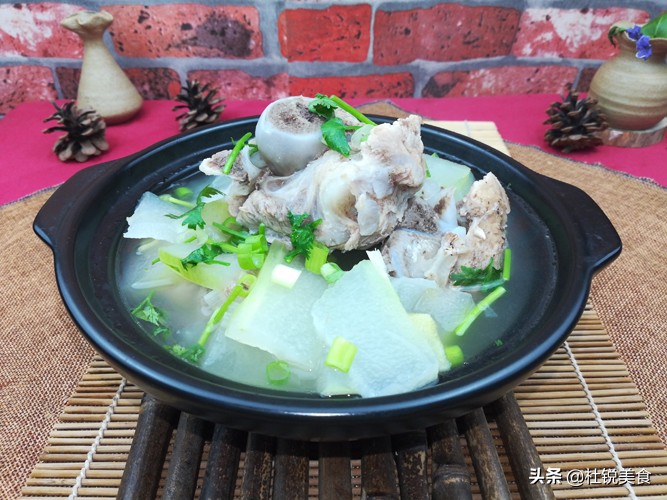 炖大骨头汤少了怎么办,炖大骨不香