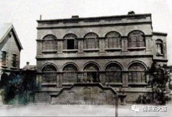 那个被美国总统救下的女孩最终红颜薄命