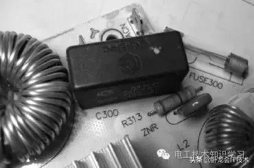 富士宝电磁炉s197c显示e2故障维修,电磁炉出现一二故障怎么处理