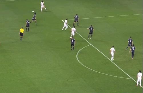 梅开二度预赛武磊传射阿兰,武磊国足1比0泰国队