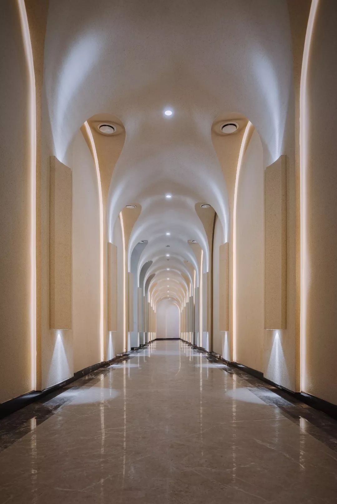 于山城邂逅一场摩登浪漫|重庆中海·天钻