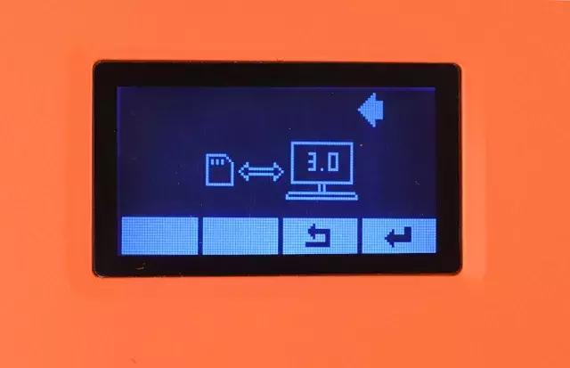 功能丰富的MAMEN智能数据读卡器